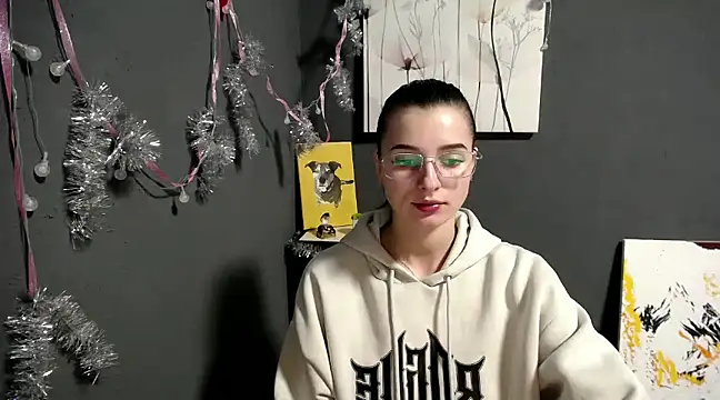 lady olivia  online show from 12-19-24, 01:40