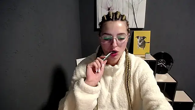 lady olivia  online show from 10-17-25, 02:52