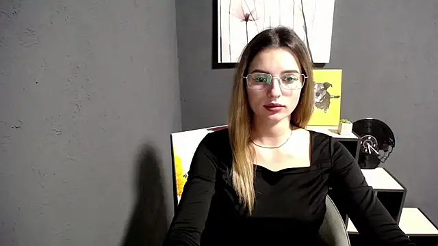 lady olivia  online show from 11-06-25, 03:46