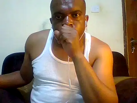 Snapshot of lui_cuuty chatting on 10-05-25, 12:20 lui cuuty online show from 10-05-25, 12:20