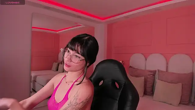 emilly williams  online show from 12-09-24, 04:58