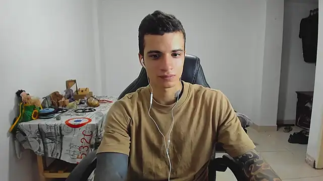 Snapshot of Balo_lovers chatting on 01-18-25, 02:33 Balo lovers online show from 01-18-25, 02:33