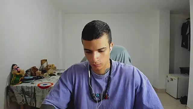 Snapshot of Balo_lovers chatting on 02-05-25, 02:16 Balo lovers online show from 02-05-25, 02:16