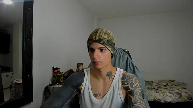 Snapshot of Balo_lovers chatting on 02-12-25, 02:54 Balo lovers online show from 02-12-25, 02:54