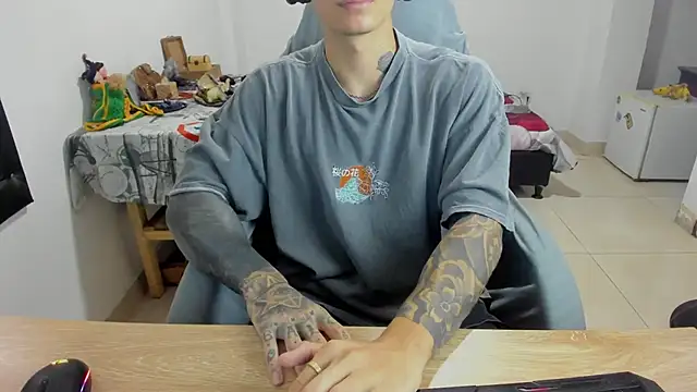 Snapshot of Balo_lovers chatting on 02-27-25, 06:53 Balo lovers online show from 02-27-25, 06:53