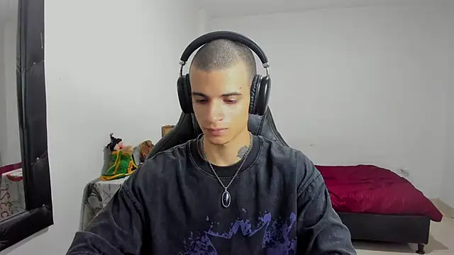 Snapshot of Balo_lovers chatting on 03-07-25, 07:05 Balo lovers online show from 03-07-25, 07:05