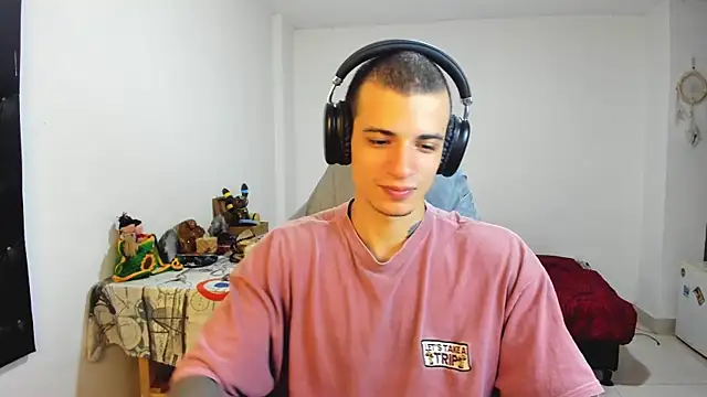 Snapshot of Balo_lovers chatting on 03-17-25, 02:12 Balo lovers online show from 03-17-25, 02:12