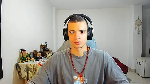 Snapshot of Balo_lovers chatting on 03-18-25, 02:15 Balo lovers online show from 03-18-25, 02:15