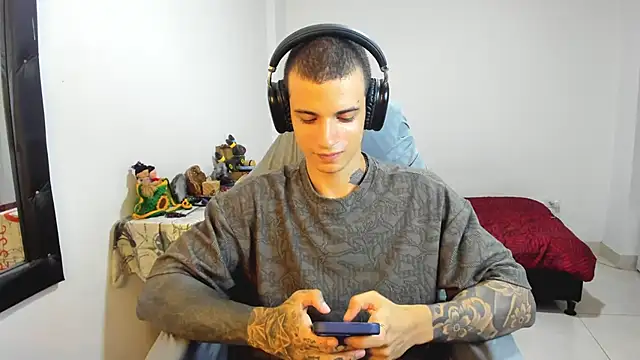 Snapshot of Balo_lovers chatting on 03-20-25, 08:08 Balo lovers online show from 03-20-25, 08:08