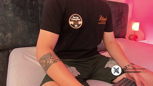 Snapshot of kataleyandliam chatting on 03-18-25, 07:20 kataleyandliam online show from 03-18-25, 07:20