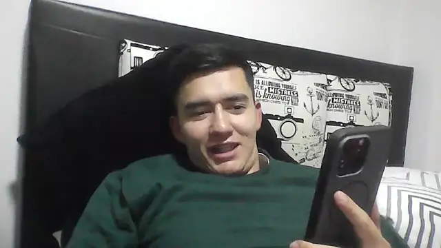 Snapshot of Estebitan_vm chatting on 04-21-26, 12:12 Estebitan vm online show from 04-21-26, 12:12