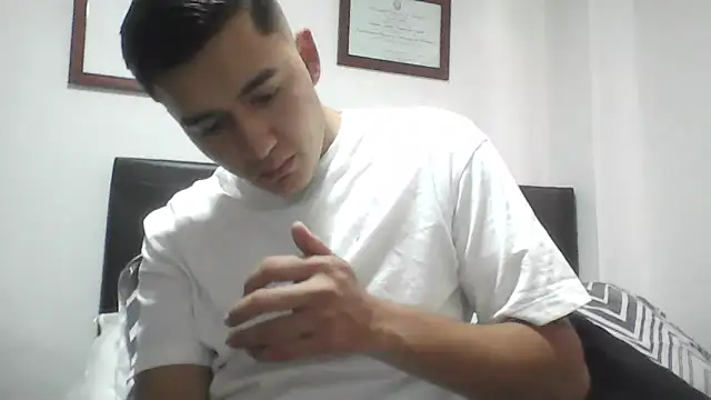 Snapshot of Estebitan_vm chatting on 04-25-26, 07:22 Estebitan vm online show from 04-25-26, 07:22