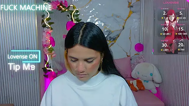 Snapshot of Chiara_tay chatting on 06-10-26, 07:35 Chiara tay online show from 06-10-26, 07:35