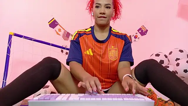 Snapshot of RubyRossel chatting on 06-15-26, 12:29 RubyRossel online show from 06-15-26, 12:29