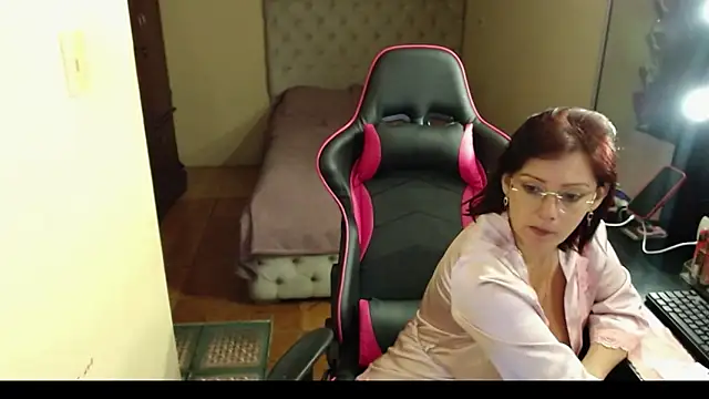 Carol Scottt online show from 01-04-25, 04:11