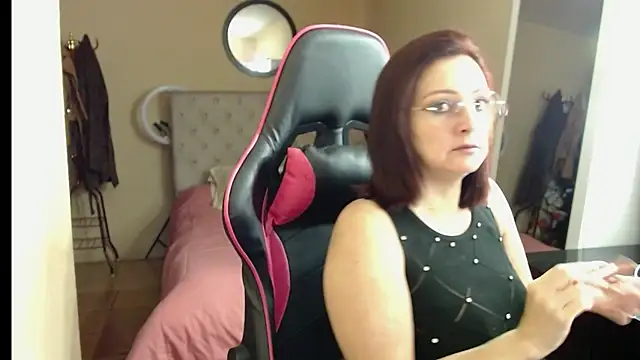 Carol Scottt online show from 09-17-25, 05:47