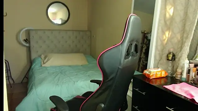 Carol Scottt online show from 09-21-25, 07:59