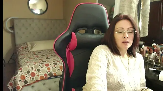 Carol Scottt online show from 10-26-25, 08:42