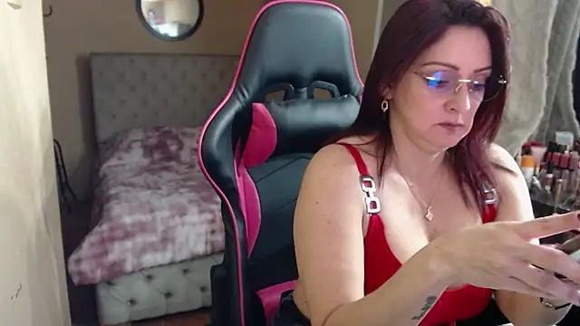 Carol Scottt online show from 05-12-26, 07:44