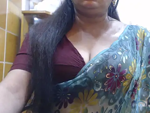 Snapshot of desi-maisa130 chatting on 06-11-26, 04:38 desi-maisa130 online show from 06-11-26, 04:38