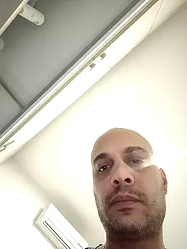 Snapshot of eAndrefHarrf chatting on 02-25-26, 12:53 eAndrefHarrf online show from 02-25-26, 12:53