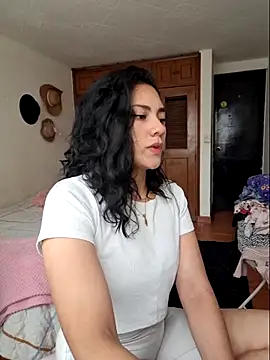 Thaliacooper  online show from 03-11-25, 05:46