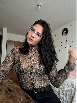 Thaliacooper  online show from 10-17-25, 06:43