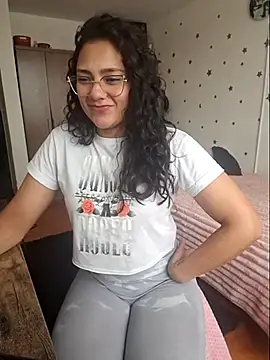 Thaliacooper  online show from 02-13-26, 04:58