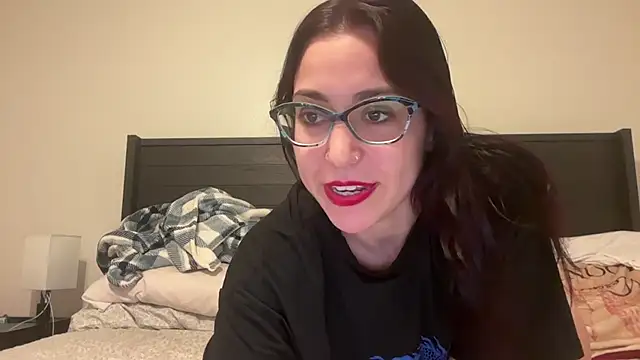 Snapshot of QueenLolaX chatting on 10-12-25, 06:12 QueenLolaX online show from 10-12-25, 06:12