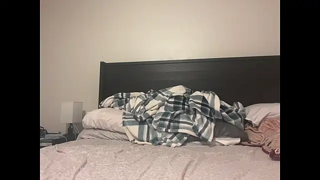 Snapshot of QueenLolaX chatting on 10-17-25, 03:10 QueenLolaX online show from 10-17-25, 03:10