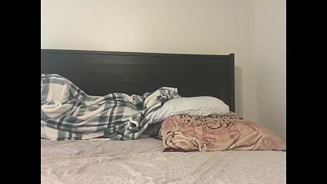 Snapshot of QueenLolaX chatting on 10-19-25, 11:16 QueenLolaX online show from 10-19-25, 11:16