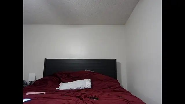 Snapshot of QueenLolaX chatting on 10-30-25, 05:42 QueenLolaX online show from 10-30-25, 05:42