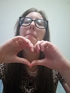 Snapshot of Sarah459 chatting on 05-31-26, 06:42 Sarah459 online show from 05-31-26, 06:42