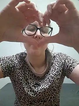 Snapshot of Sarah459 chatting on 07-14-26, 11:43 Sarah459 online show from 07-14-26, 11:43