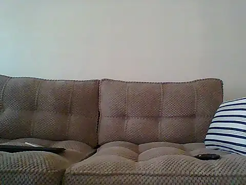 Oliviia  online show from 10-20-25, 05:19