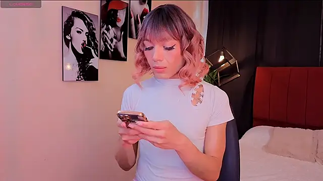 Megan Do Santos online show from 09-30-25, 07:52