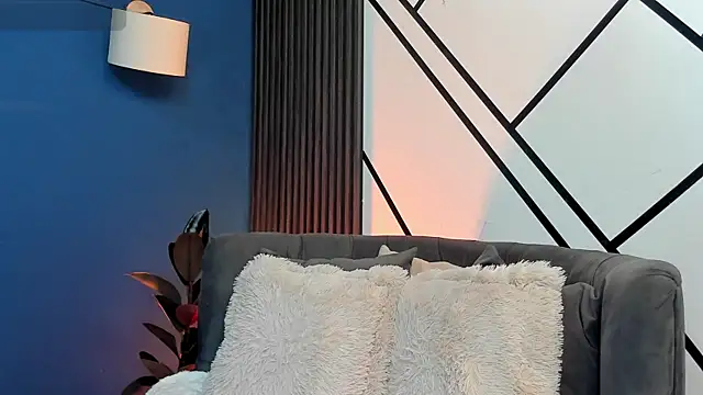 Megan Do Santos online show from 10-17-25, 08:44