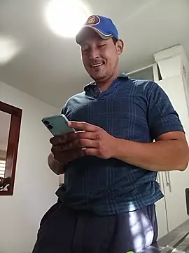 Snapshot of Zordomud0 chatting on 02-14-26, 04:15 Zordomud0 online show from 02-14-26, 04:15