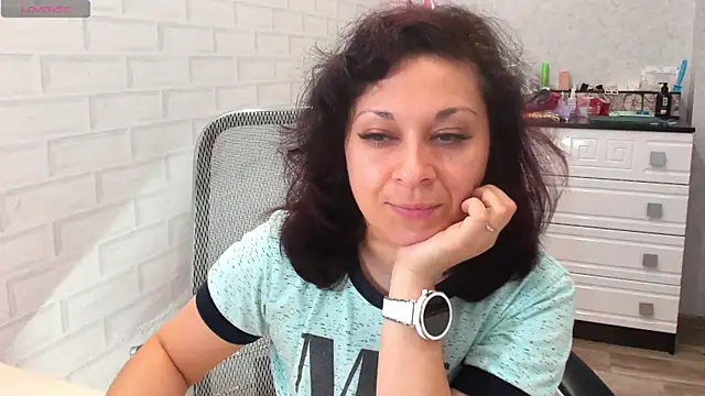 Snapshot of TeasyLana chatting on 05-07-26, 04:29 TeasyLana online show from 05-07-26, 04:29