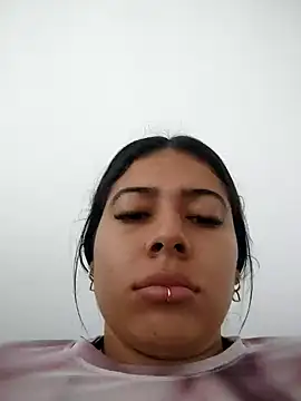 Snapshot of caro_sweett chatting on 12-15-24, 01:00 caro sweett online show from 12-15-24, 01:00