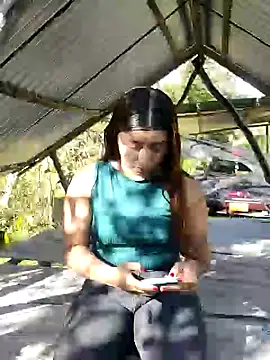 Snapshot of caro_sweett chatting on 12-27-24, 01:18 caro sweett online show from 12-27-24, 01:18