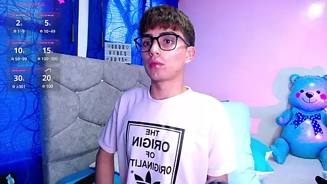 OwenBluee online show from 01-10-25, 08:26