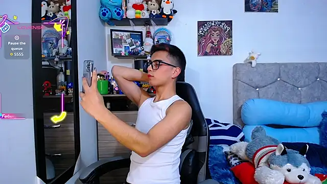 OwenBluee online show from 02-27-26, 06:35