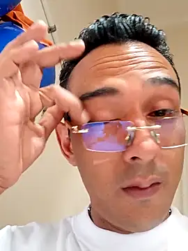 paisa233 online show from 09-19-25, 03:56