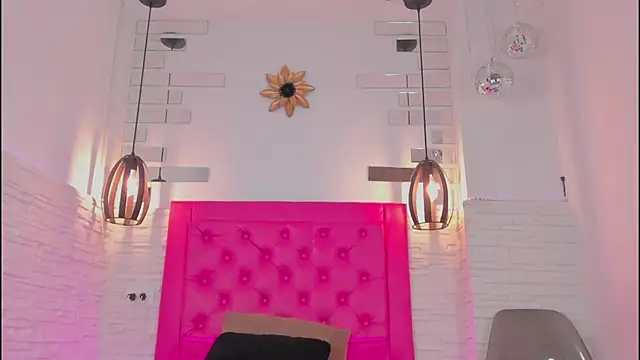 Snapshot of mia_six66 chatting on 01-17-25, 02:28 mia six66 online show from 01-17-25, 02:28