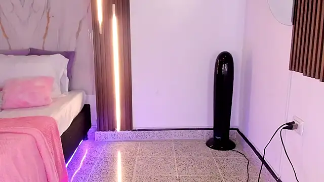 Snapshot of mia_six66 chatting on 10-05-25, 12:03 mia six66 online show from 10-05-25, 12:03