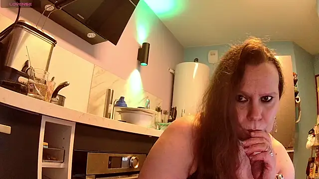 Endrocleia online show from 11-16-25, 11:21