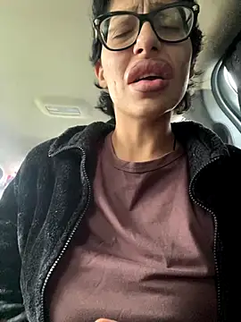 myloveforyouu online show from 11-23-25, 10:09