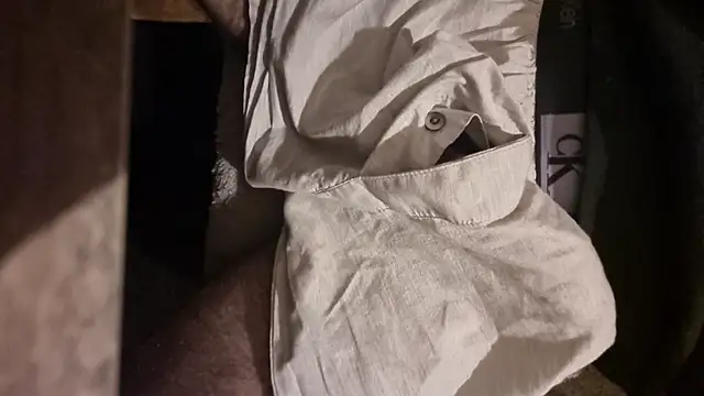 Snapshot of KoyuHanara chatting on 10-08-25, 11:35 KoyuHanara online show from 10-08-25, 11:35