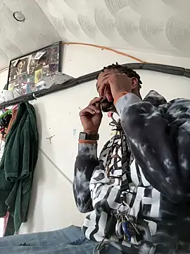 Snapshot of rayyymack chatting on 12-19-24, 05:40 rayyymack online show from 12-19-24, 05:40